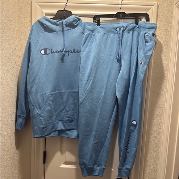 Champion sweatsuit - Picture 1 of 4